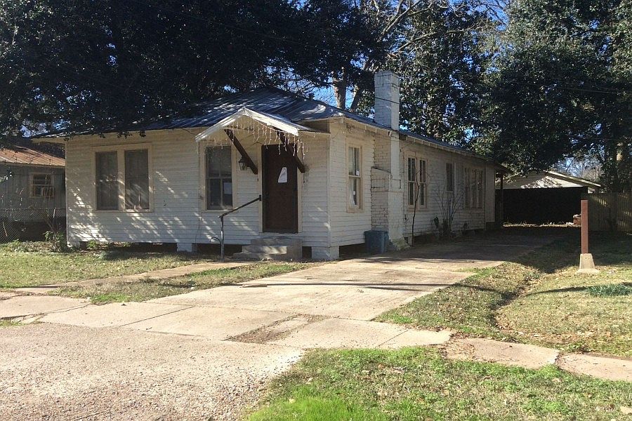2nd image of 306 N Knoll Ave