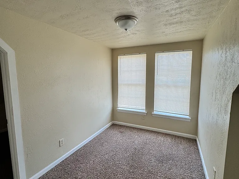 302 N Olive St #201 — Photo 9