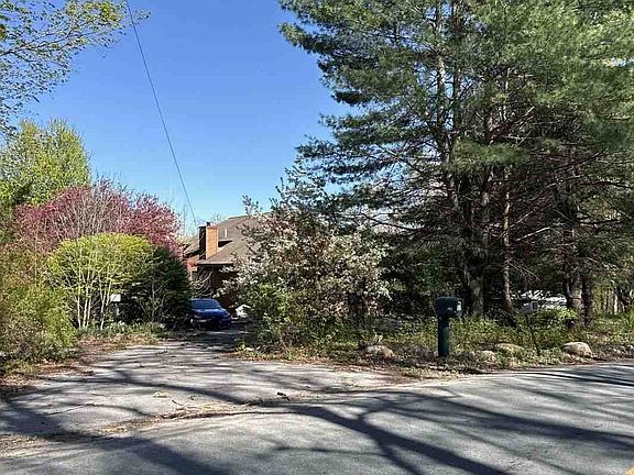 3rd image of 260 Nashopa Rd