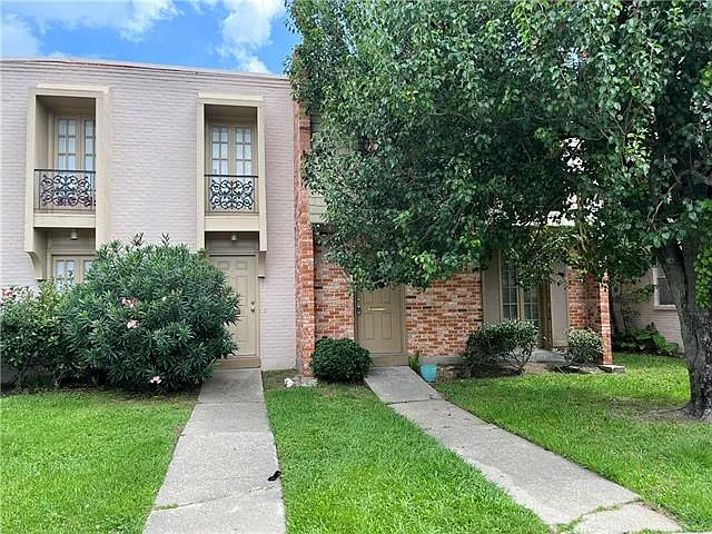3 bed, 2.5 bath, 1872 sqft, $1,750 — Photo 1