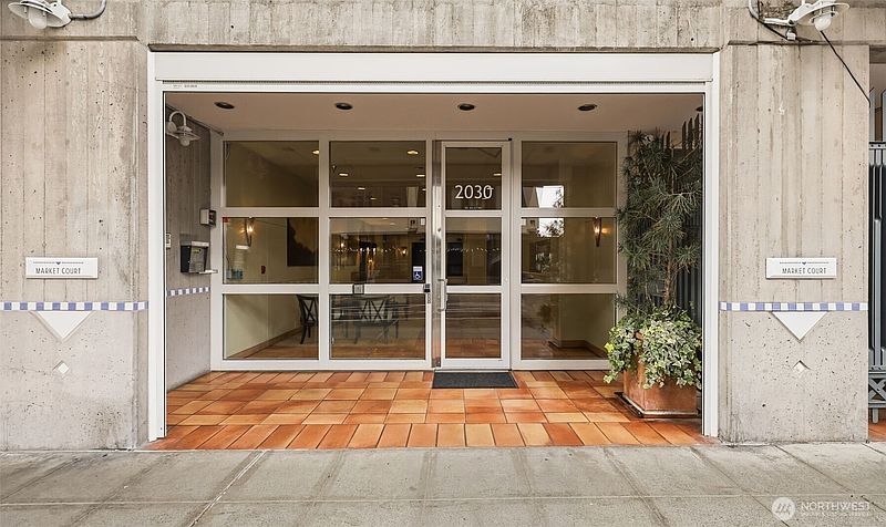 4th image of 2030 Western Avenue #614