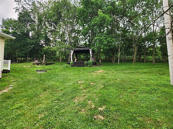 4th image of 460 Dillie Rd