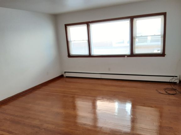 3rd image of 2300 W Garfield Blvd #1R