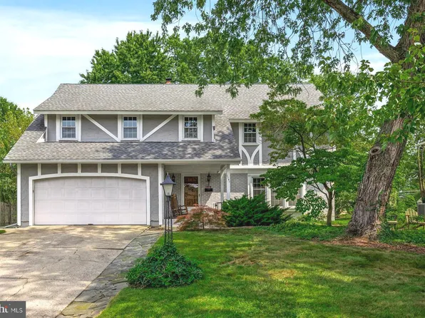 1141 Sea Gull Ln, Cherry Hill, NJ 08003