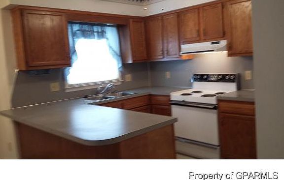 3rd image of 131 W Victoria Ct