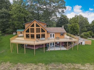 677 Canyon Fox Dr, Marshall, NC 28753