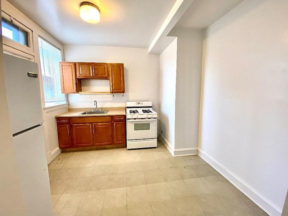 5th image of 4533 N Paulina St APT 3A