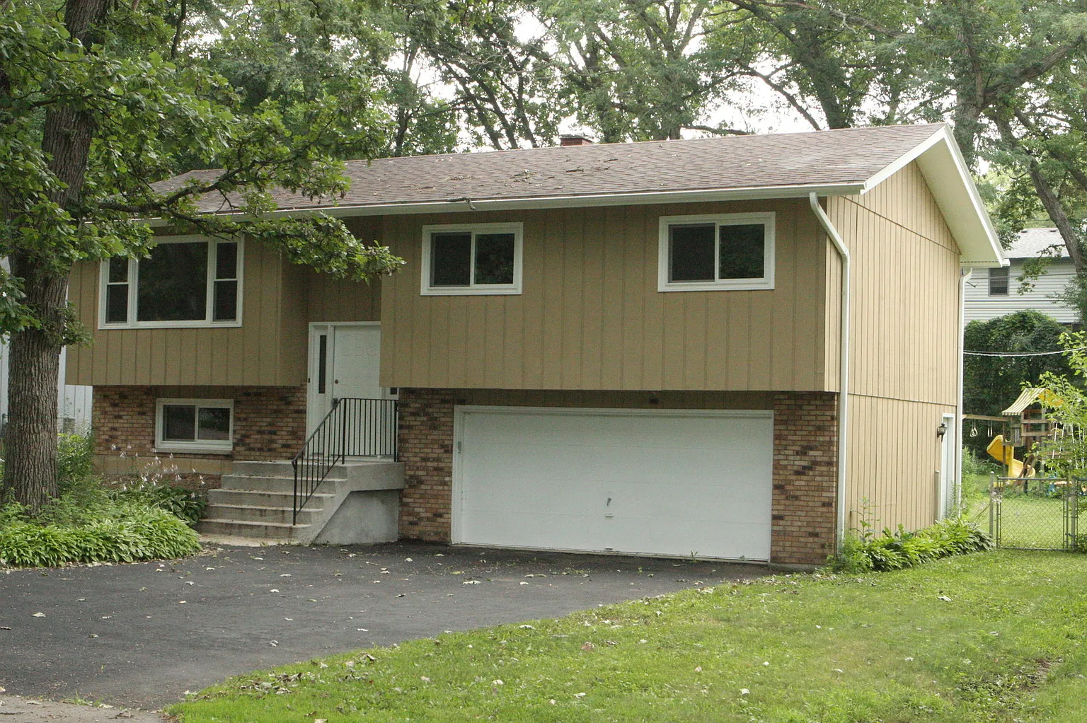8607 Dorr Rd photo 1