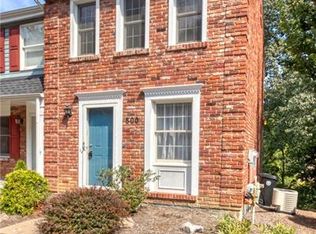 800 Timberidge Dr, Bethel Park, PA