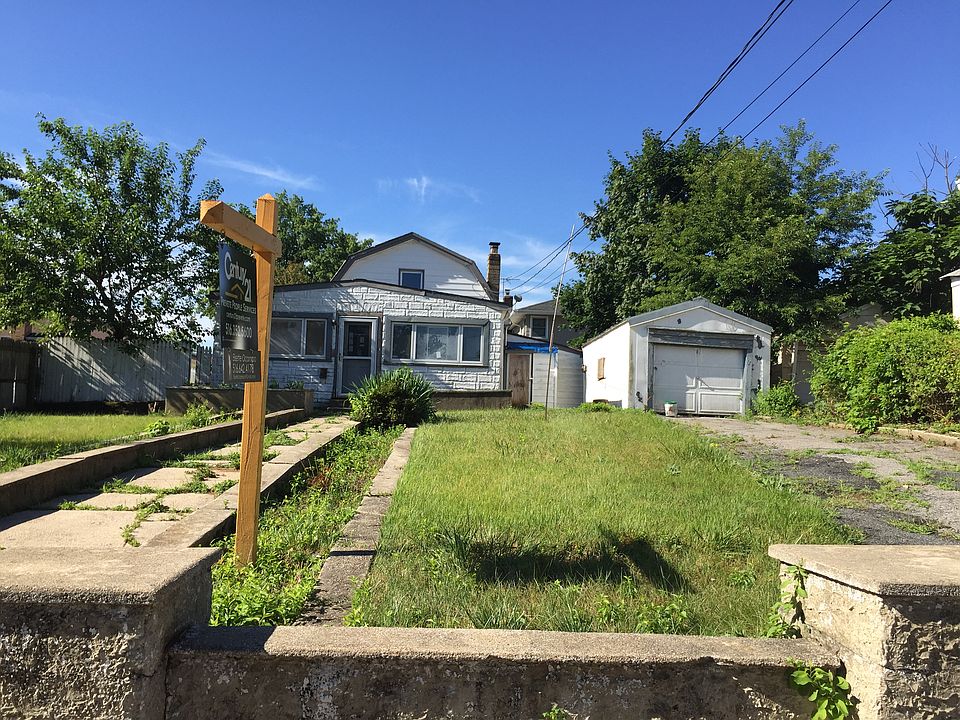 2nd image of 210 Ludlam Ave
