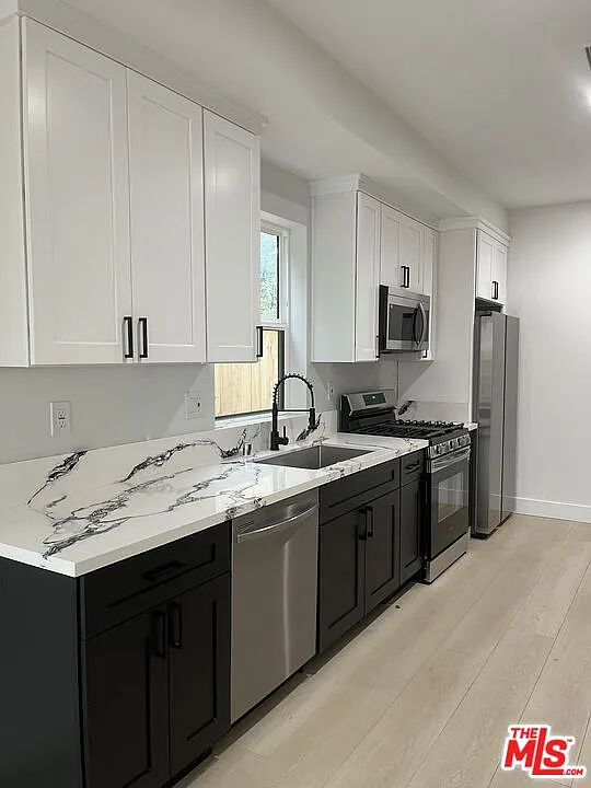 4 bed, 5.0 bath, 1500 sqft, $3,600 — Photo 1