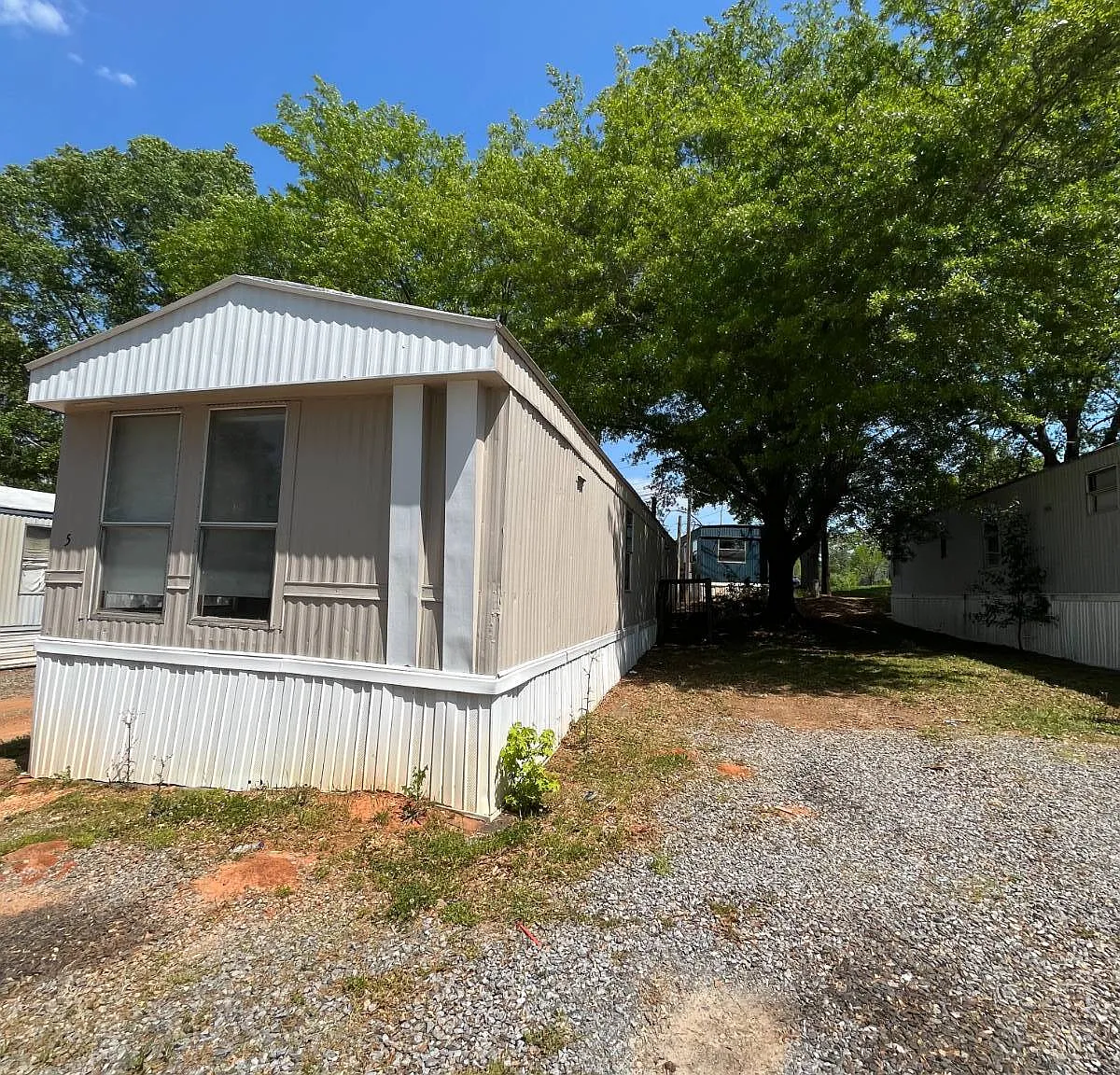 2 bed, 1.0 bath, $873 — Photo 3