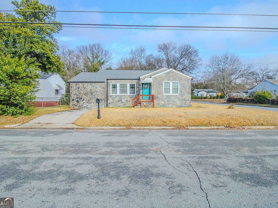 1st image of 579 Lynmore Ave