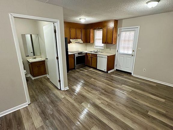 3rd image of 305 Kristen Ln #4
