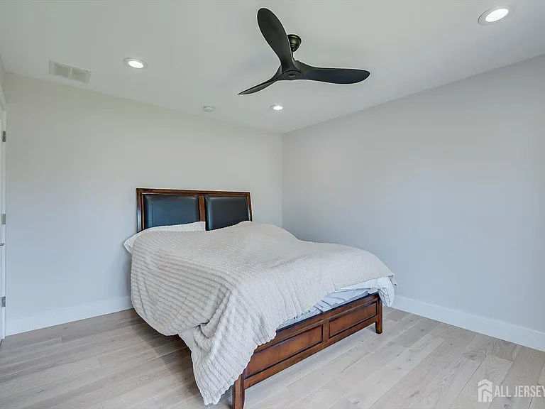 145 Center St — Photo 42