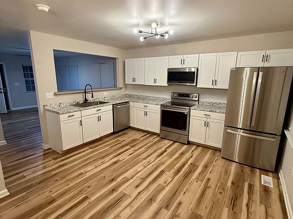 2nd image of 3716 Beaux St