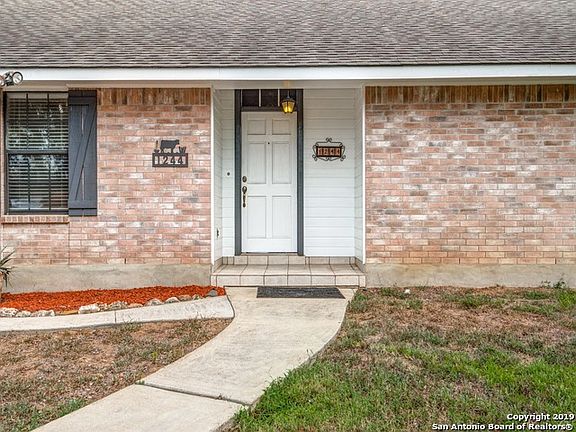 3rd image of 1244 Oakcrest Dr