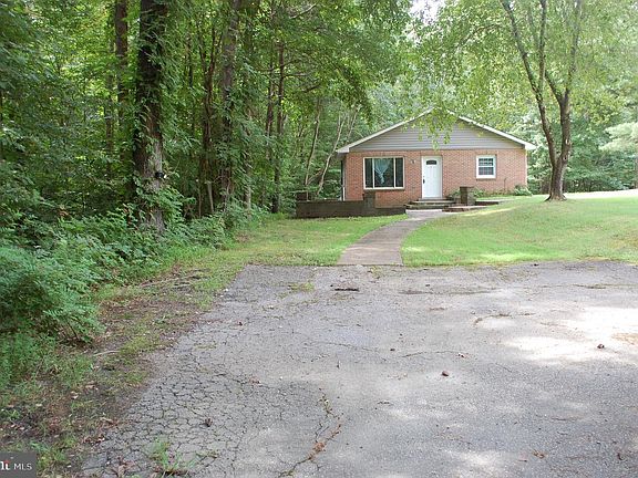 2nd image of 4745B Asdee Ln