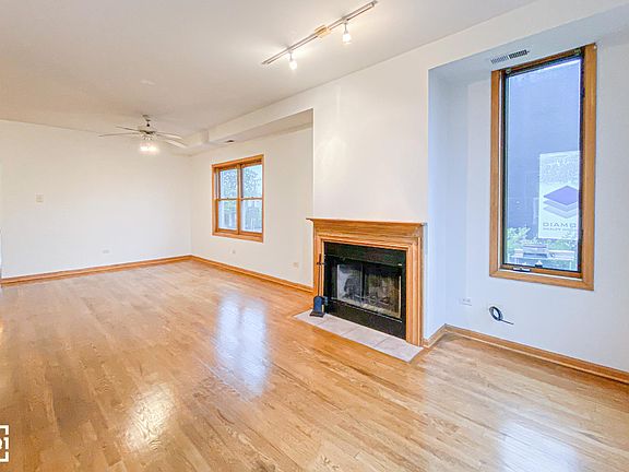 3rd image of 817 N Milwaukee Ave #2F