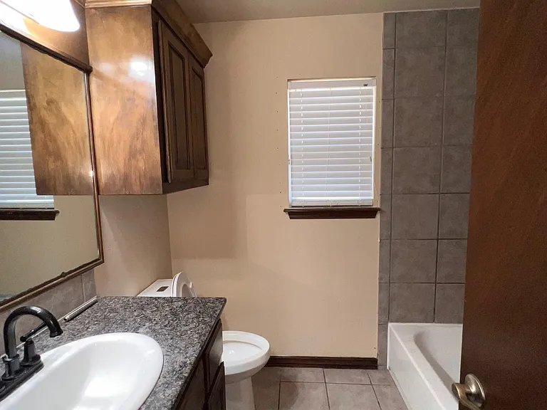 2416 NW 152nd St — Photo 5