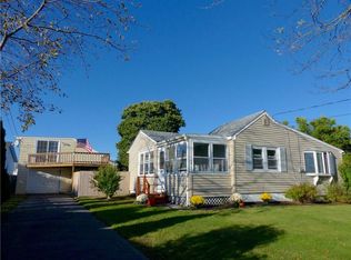 44 Newport Ave, Middletown, RI 02842
