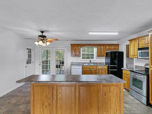 4th image of 375 Shady Acres Ln