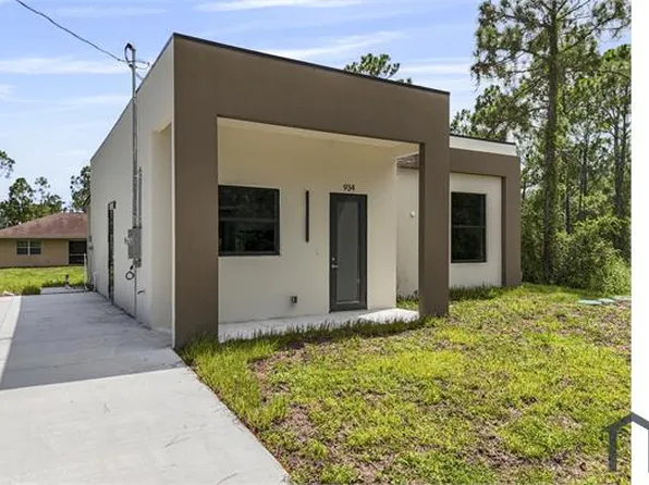 934 Binkley St E, Lehigh Acres, FL 33974