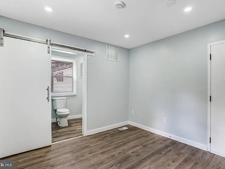 3120 Chepstow Ln — Photo 15