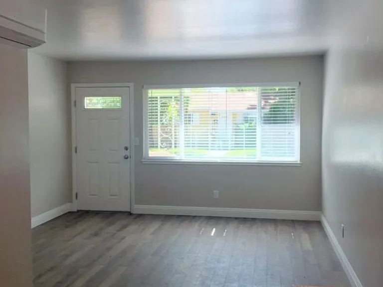 805 S Minnesota St — Photo 3