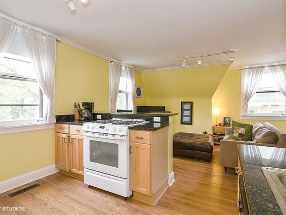 3rd image of 1228.5 Forest Ave