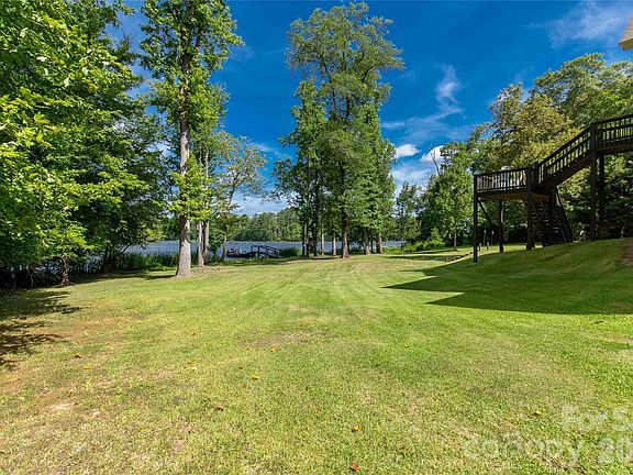 5th image of 2051 Great North Rd