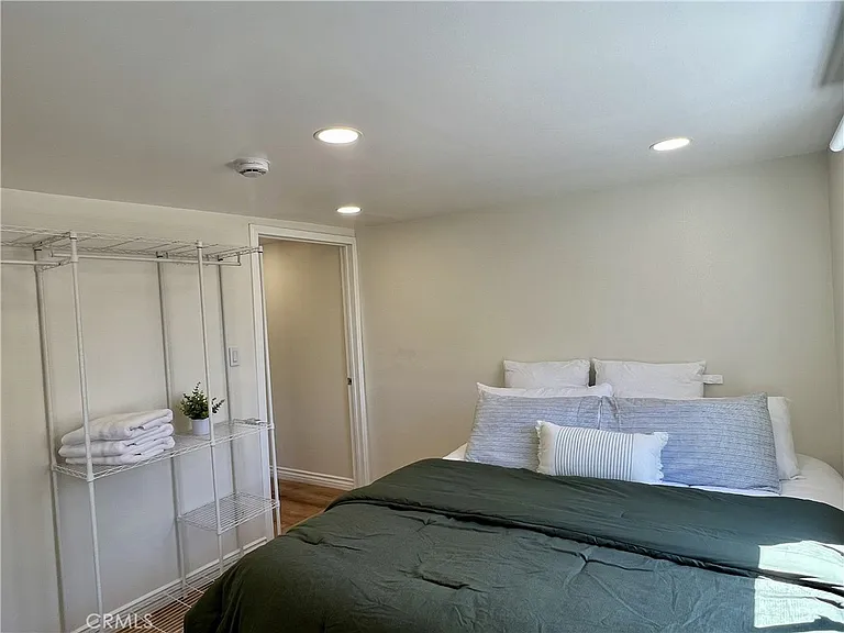 1157 W 2nd St — Photo 12