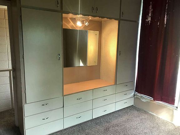 2nd image of 899 Canyon Rd #3