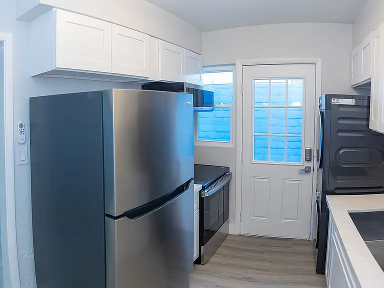 1008 S 3rd St #2 — Photo 5