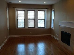 3355 W Belle Plaine Ave APT 3, Chicago, IL 60618