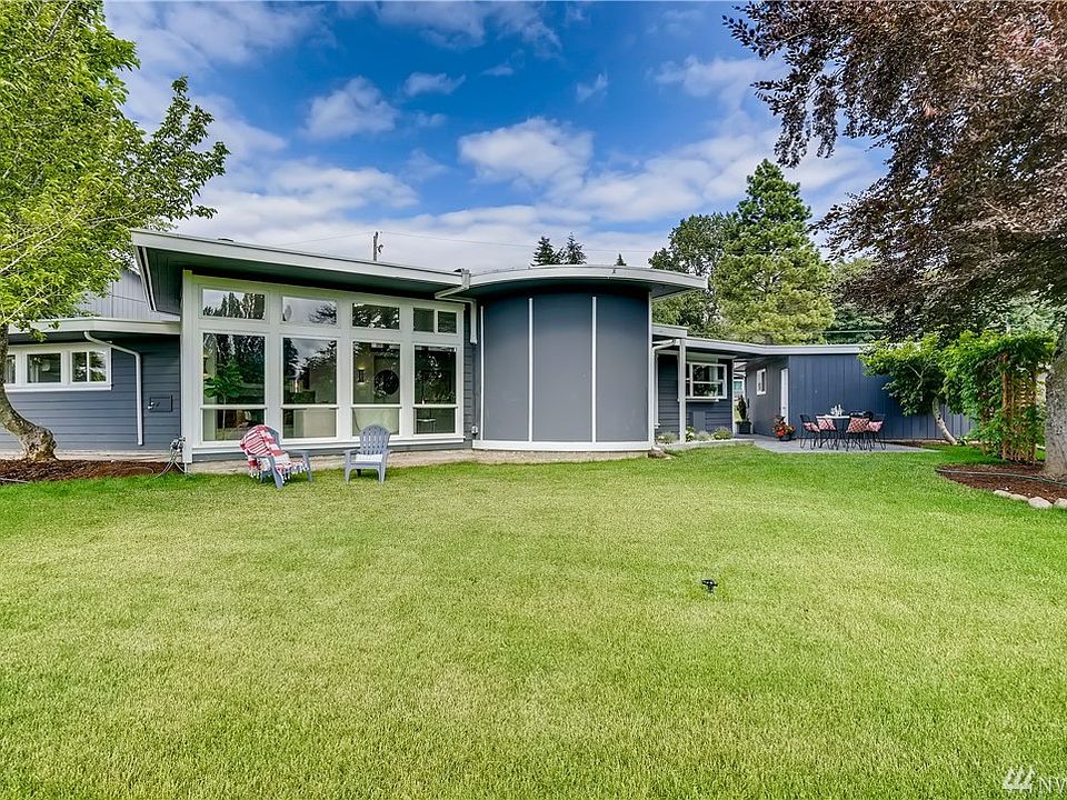 Front of the House - Patio - Lawn