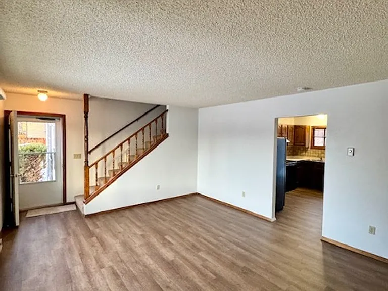1605 W Koch St — Photo 9