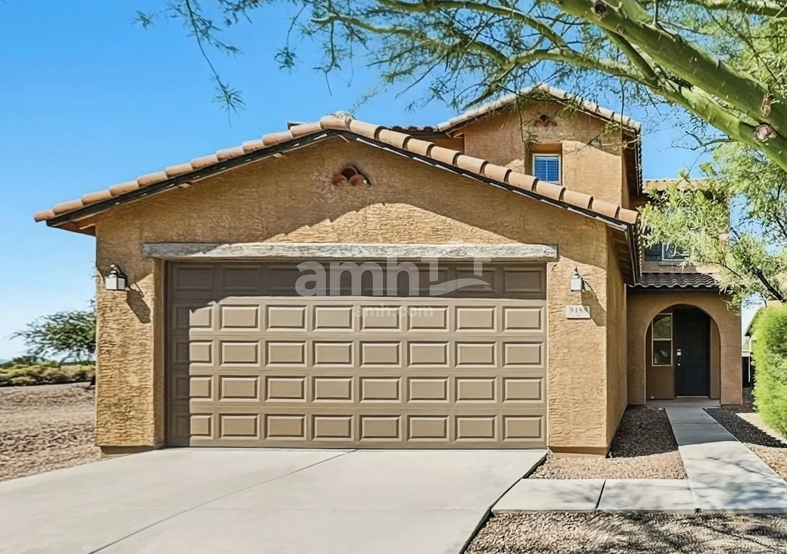 4 bed, 2.5 bath, 2212 sqft, $2,215 — Photo 1