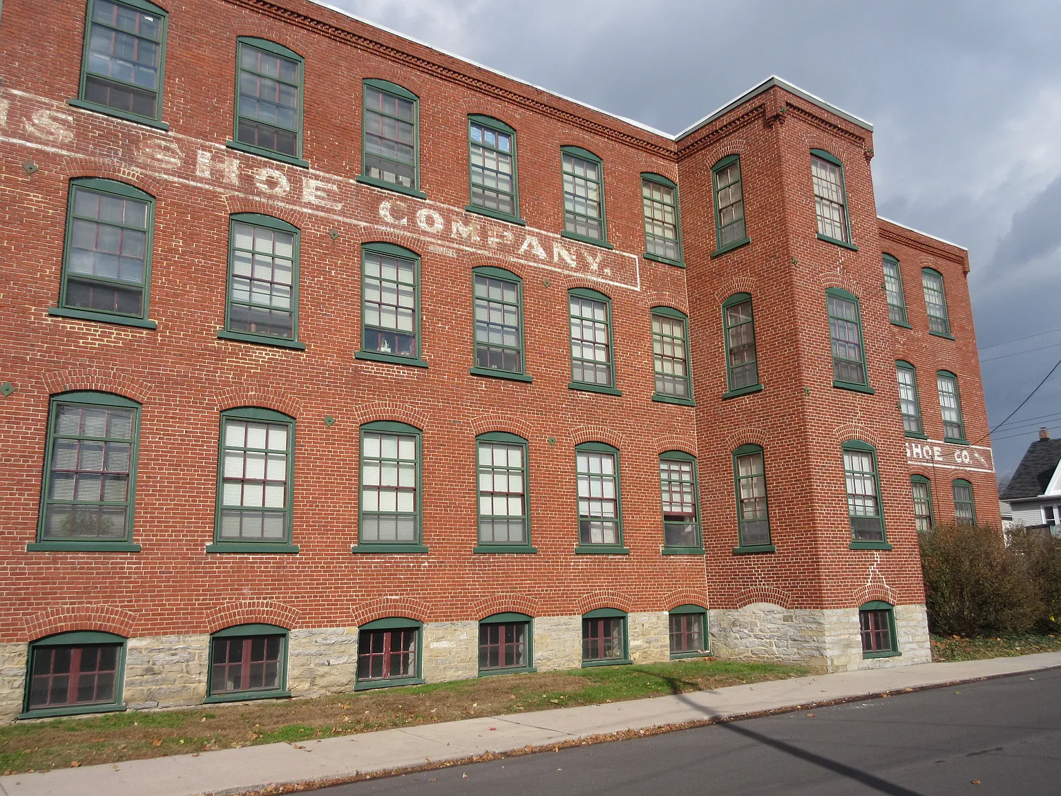 Shoe Factory Apartments — Photo 3