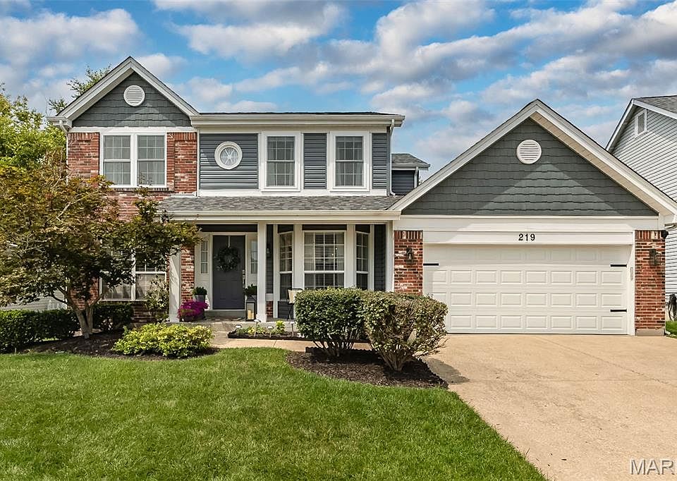 1st image of 219 Cheval Square Dr