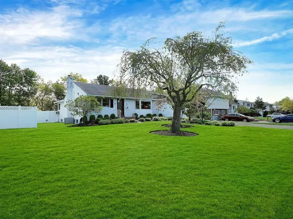 15 Cottonwood Drive, Commack, NY 11725