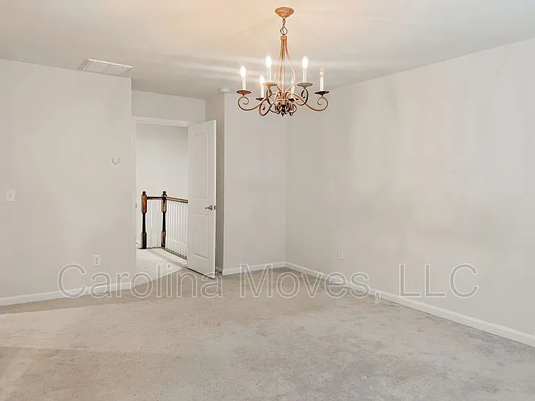 415 Huntingdale Pl — Photo 7