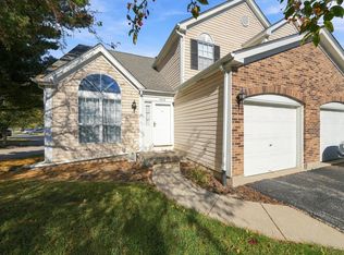 4310 Buckingham Dr, Gurnee, IL 60031