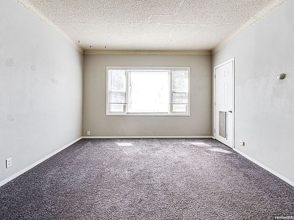 4th image of 127 W 6th St