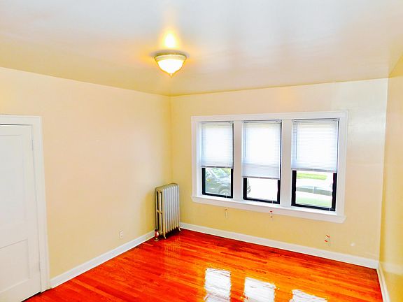 4th image of 8201 S Bishop St #1