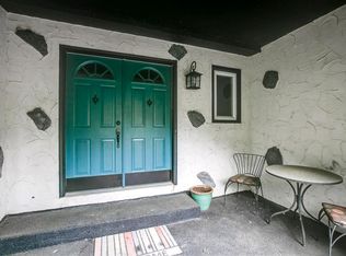 4009 Overlook Dr, Bloomington, MN 55437