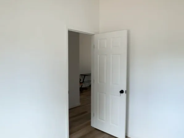 1041 Landsford St, Lancaster, CA 93535