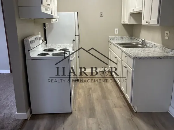 600 14th St NW #4, Austin, MN 55912