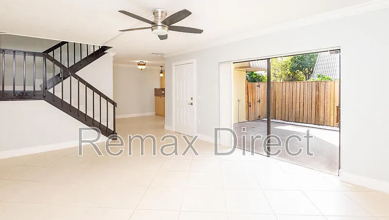 3 bed, 2.0 bath, 1572 sqft, $2,600 — Photo 4