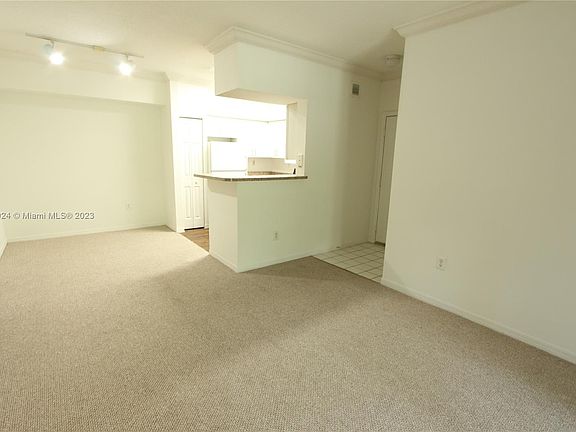 4th image of 100 SW 117th Ter #2304